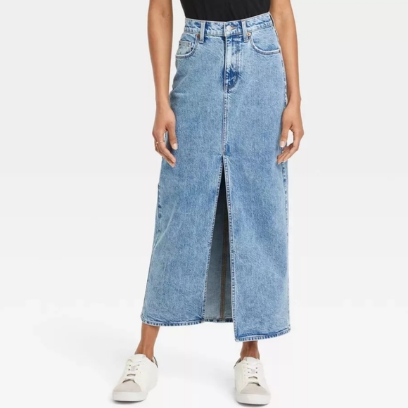 Universal Thread Dresses & Skirts - Universal Thread Woman's Medium Wash Denim Maxi Skirt ~ Blue